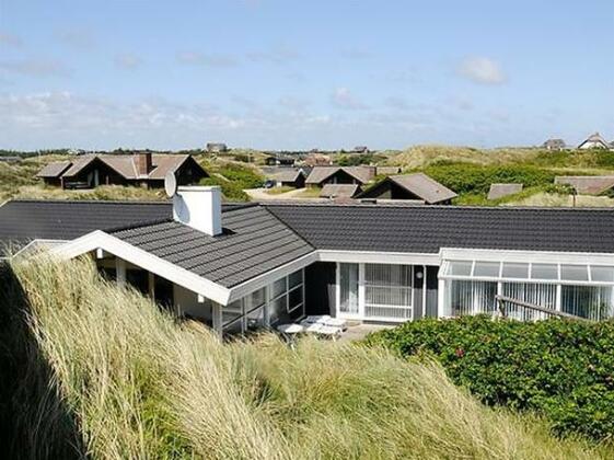 Four-Bedroom Holiday home in Vejers Strand 7