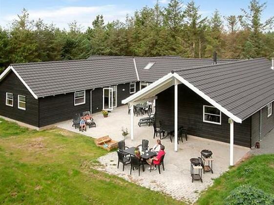 Nine-Bedroom Holiday home in Blavand 2 - Photo4