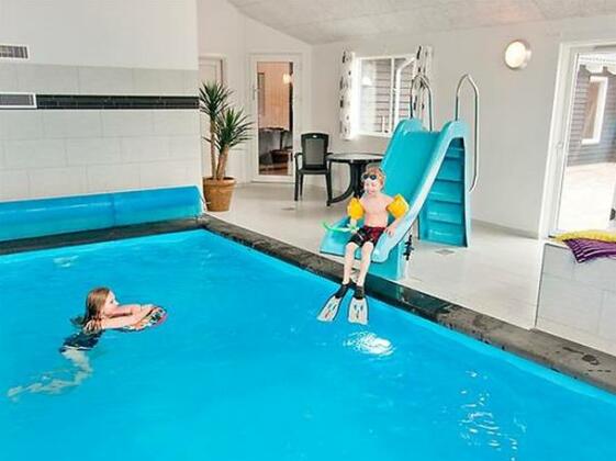 Nine-Bedroom Holiday home in Blavand 4 - Photo3