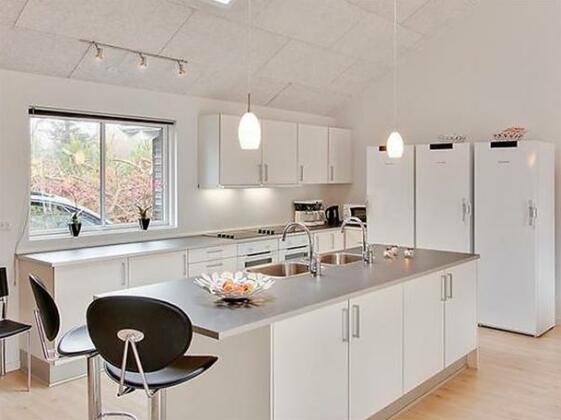 Nine-Bedroom Holiday home in Blavand 4 - Photo5