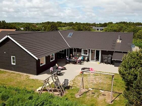 Nine-Bedroom Holiday home in Vejers Strand - Photo2