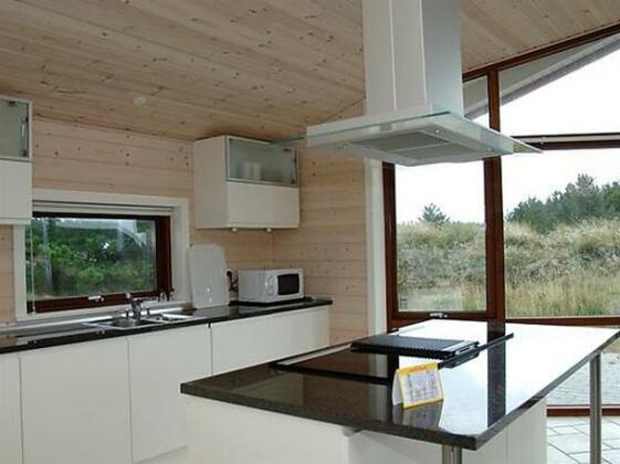 Three-Bedroom Holiday home in Blavand 32 - Photo4
