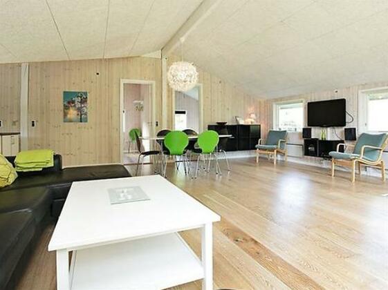 Three-Bedroom Holiday home in Blavand 50 - Photo4