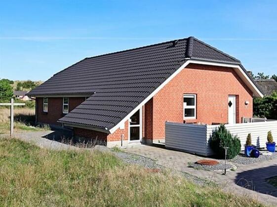 Three-Bedroom Holiday home in Blavand 93 - Photo3