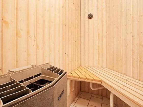 Three-Bedroom Holiday home in Blavand 93 - Photo4