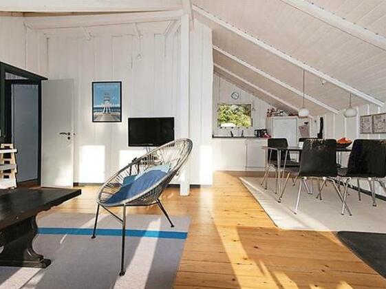 Two-Bedroom Holiday home in Blavand 10 - Photo4