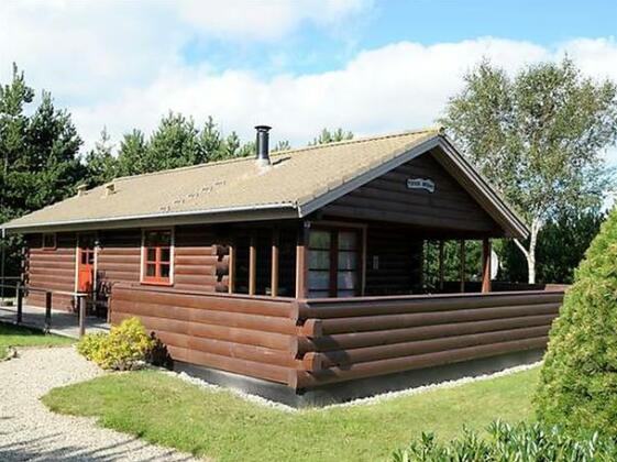 Two-Bedroom Holiday home in Blavand 11