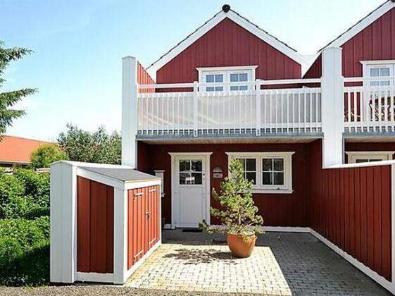 Two-Bedroom Holiday home in Blavand 4 - Photo2
