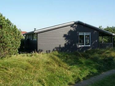 Two-Bedroom Holiday home in Vejers Strand 4