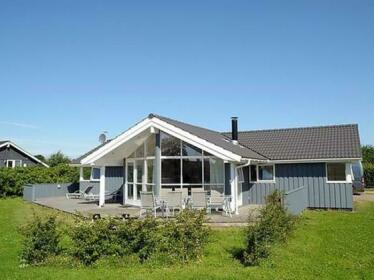Four-Bedroom Holiday home in Borkop 2