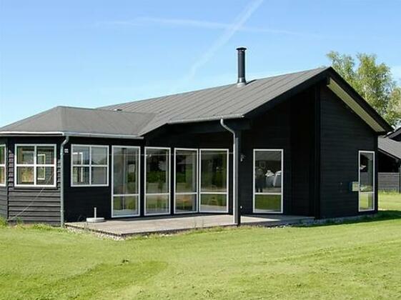 Three-Bedroom Holiday home in Stege 5