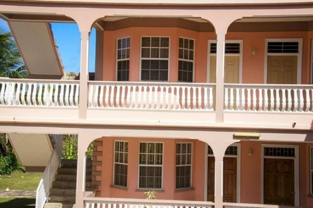 Iso's Bed & Breakfast - Photo2