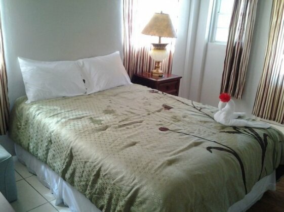 Rejens Hotel - Photo2
