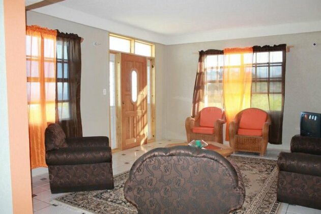 Jevine Home Rentals - Photo2