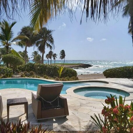Exclusiva villa con piscina privada y cerca de la playa + 2 golf cars - Photo2
