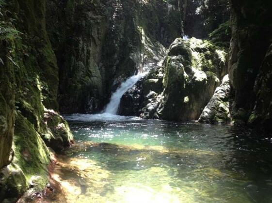 Ebano Verde Waterfall and Ecolodge