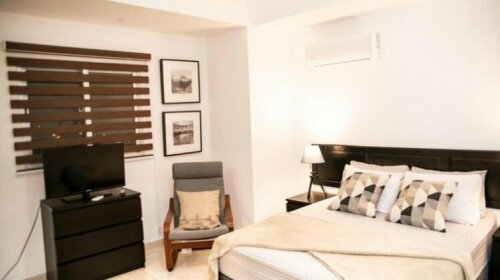 Beautiful Modern 2 Bedrooms In The City
