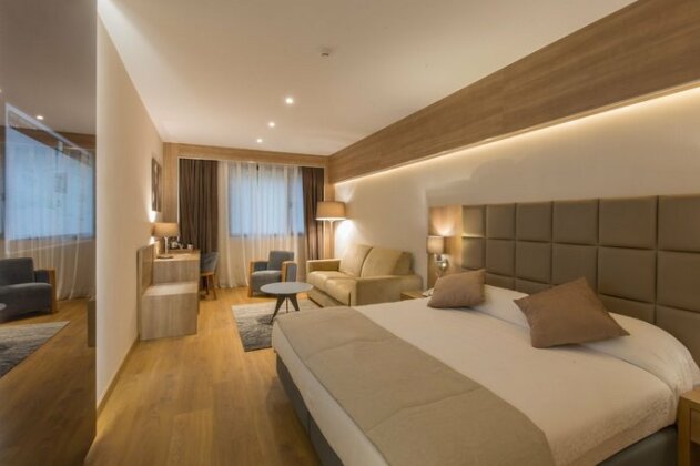 Lamaraz Arts Hotel - Photo2