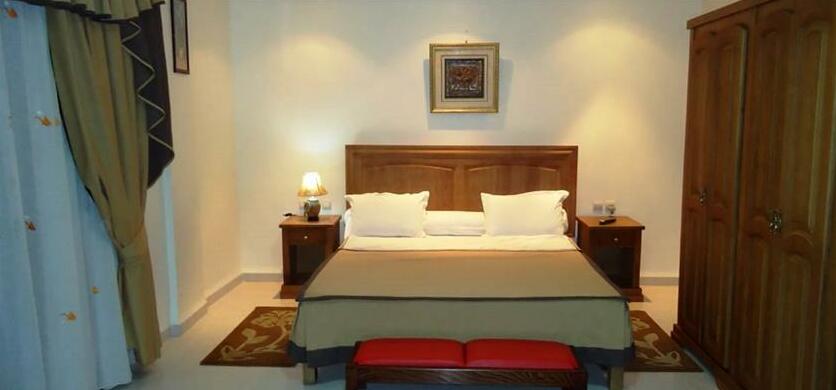 Brahmi Hotel - Photo5