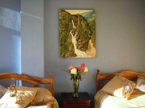 Erupcion Art Hotel & Hostel - Photo3