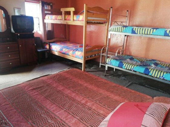 Montano Camping & Hostel - Photo4