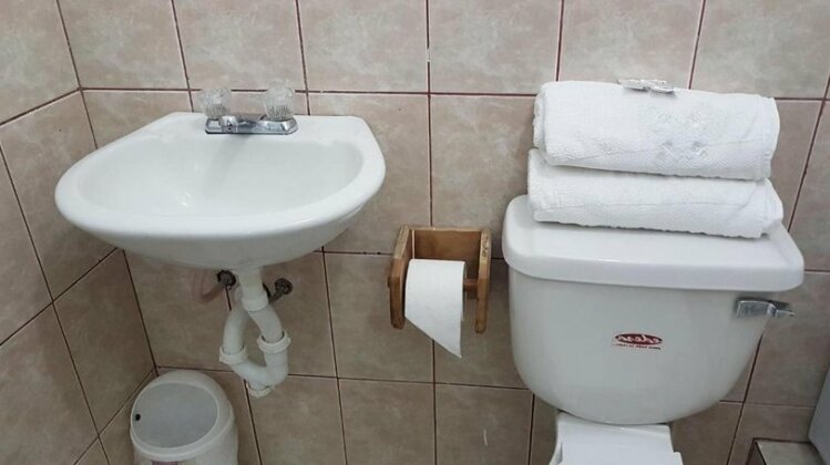 Hostal Chasky Wasy - El Tambo - Photo3