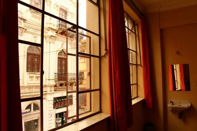 Check Inn Bed and Breakfast - Photo5