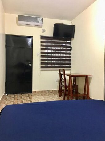 Adrian's Guest House - Photo2