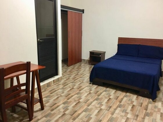 Adrian's Guest House - Photo3