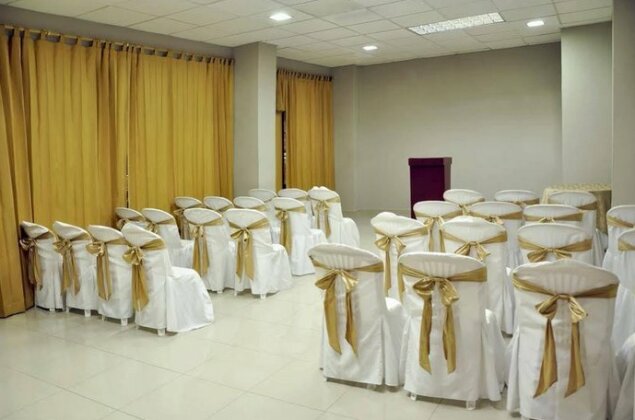 Gold Center Hotel - Photo2