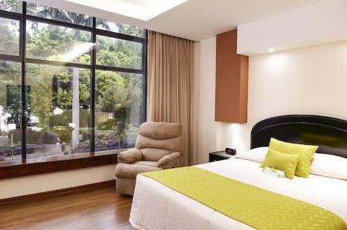 Hotel Ramada - Photo2