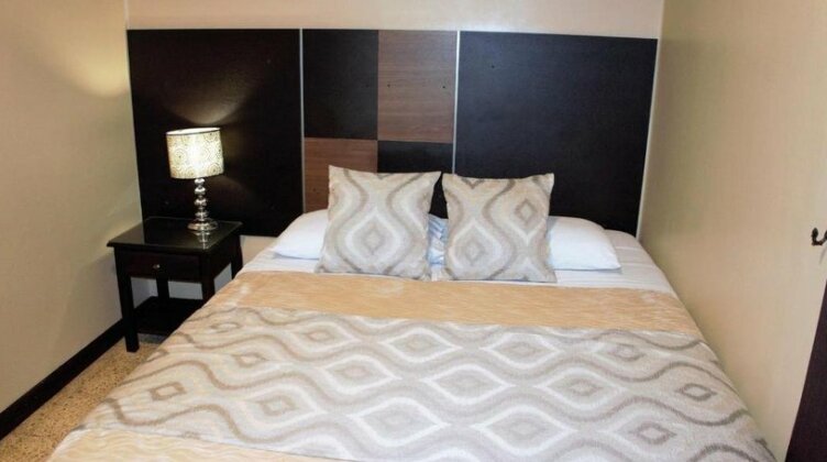 Urdesa Suites Hotel - Photo4