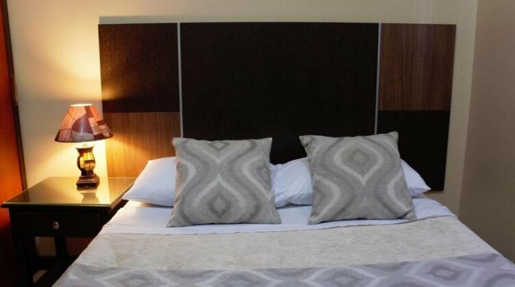 Urdesa Suites Hotel - Photo5
