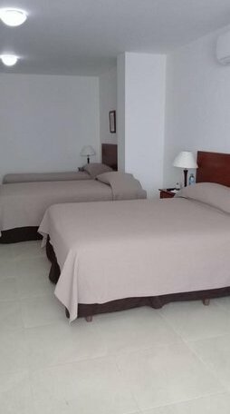 Goleta Hostal Manta - Photo3