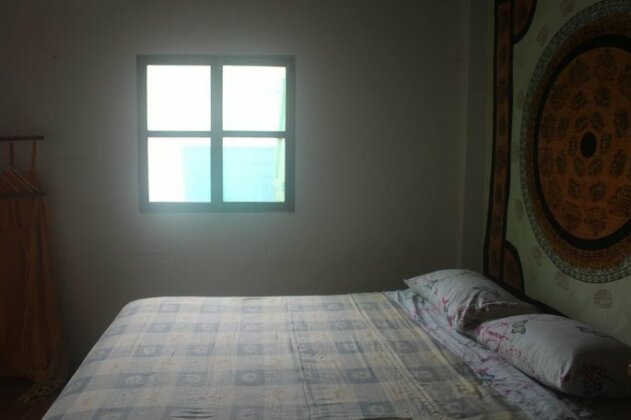 Under Paradise - Photo4