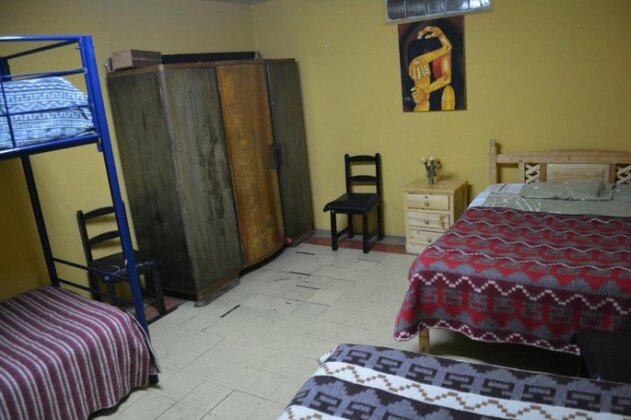 Latinos Brothers House - Photo5