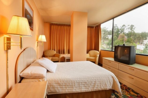Stanford Suites Hotel - Photo3