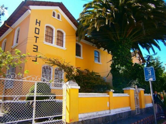 The Yellow House Quito - Photo2