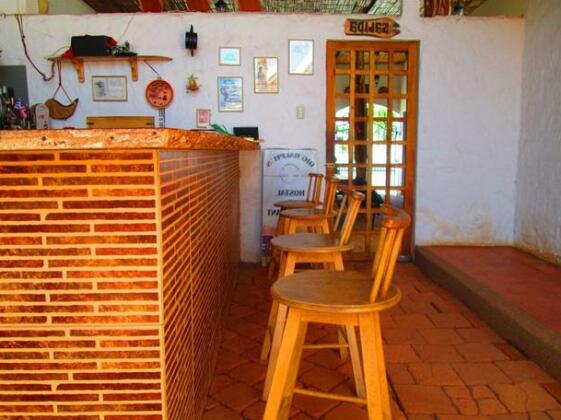 Big Ralph's Hostal & Restaurant - Photo2