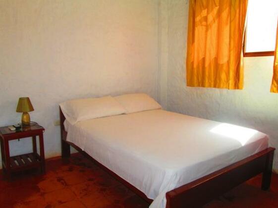 Big Ralph's Hostal & Restaurant - Photo4