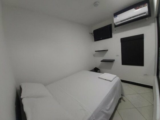 Bryss Hotel - Photo2