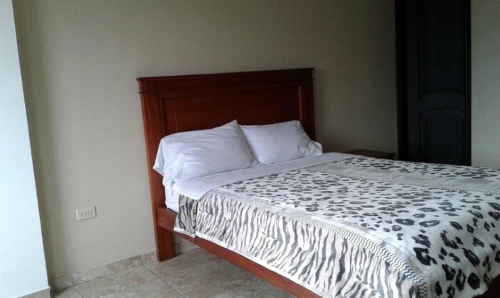  Photo 1