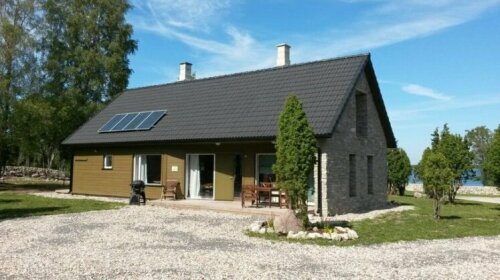 Ninavarava Holiday House