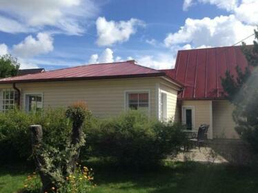 Allee Holiday House