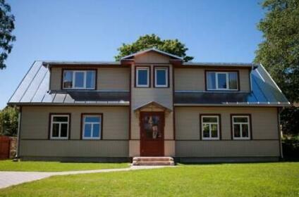 Parna Guesthouse & Apartments
