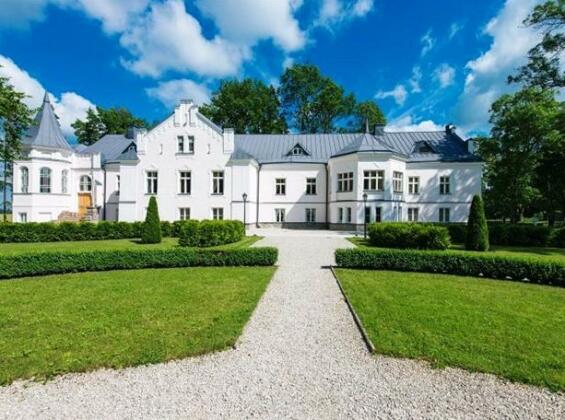Eivere Mois - Eivere Manor