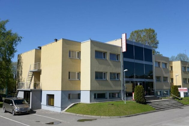 Laine Guesthouse - Photo2