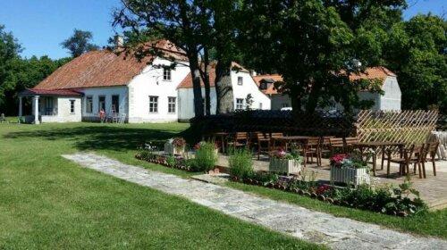 Pidula Manor