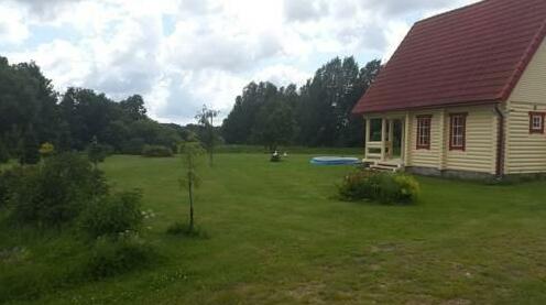 Kurena Loghouse