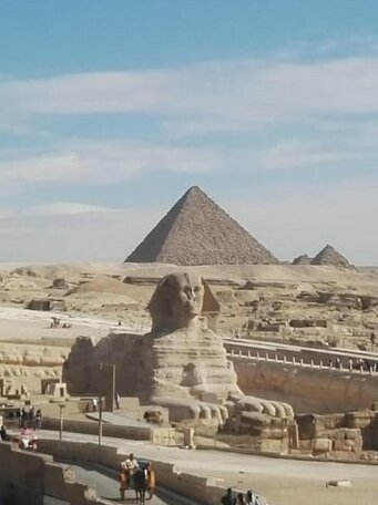 Atlantis pyramids inn Cairo